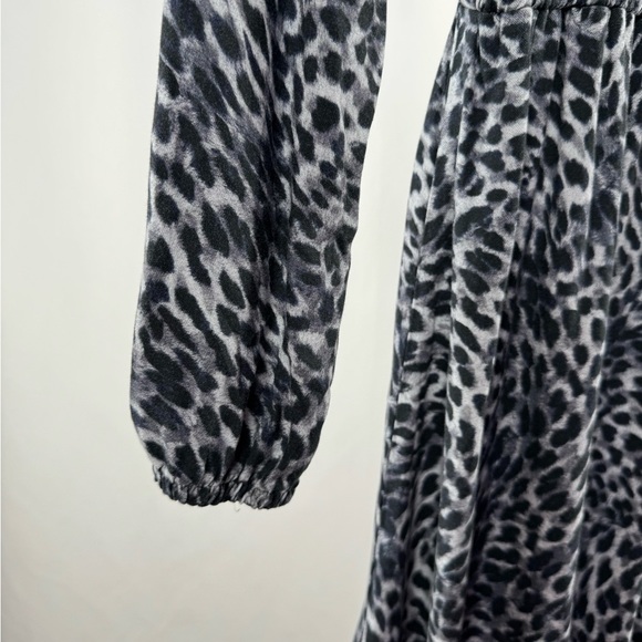 Bella Dahl Long Sleeve Animal Print Mini Dress in Grey Size Extra Small - Picture 4 of 11